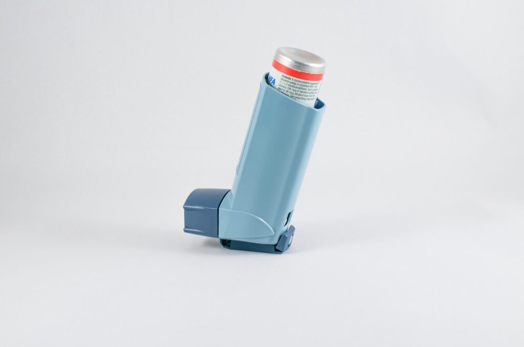 asthma image of an inhaler
